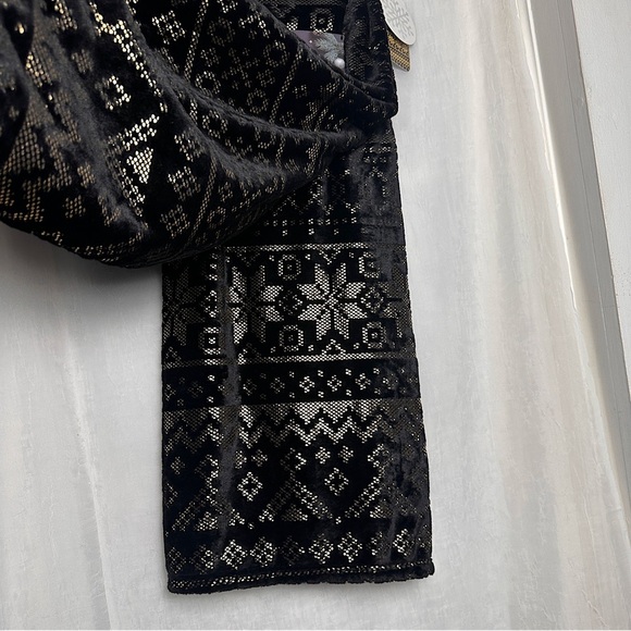 3/$20 💥  Have A Holly Jolly Merry Christmas Black Gold Foil Plush Throw Blanket - Picture 1 of 17